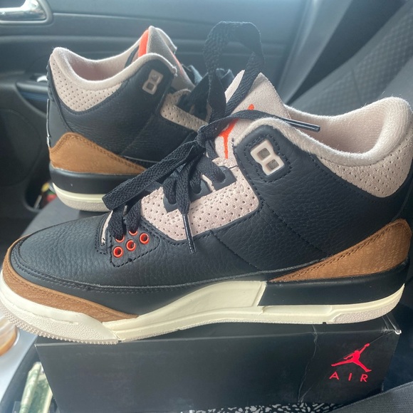 Air Jordan 3 Retro (GS) - Desert Elephant - Picture 3 of 4